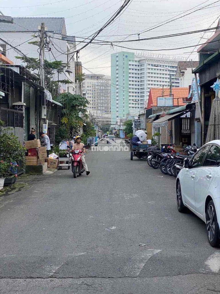 Cần bán gấp lô đất diện tích đẹp vị trí kinh doanh