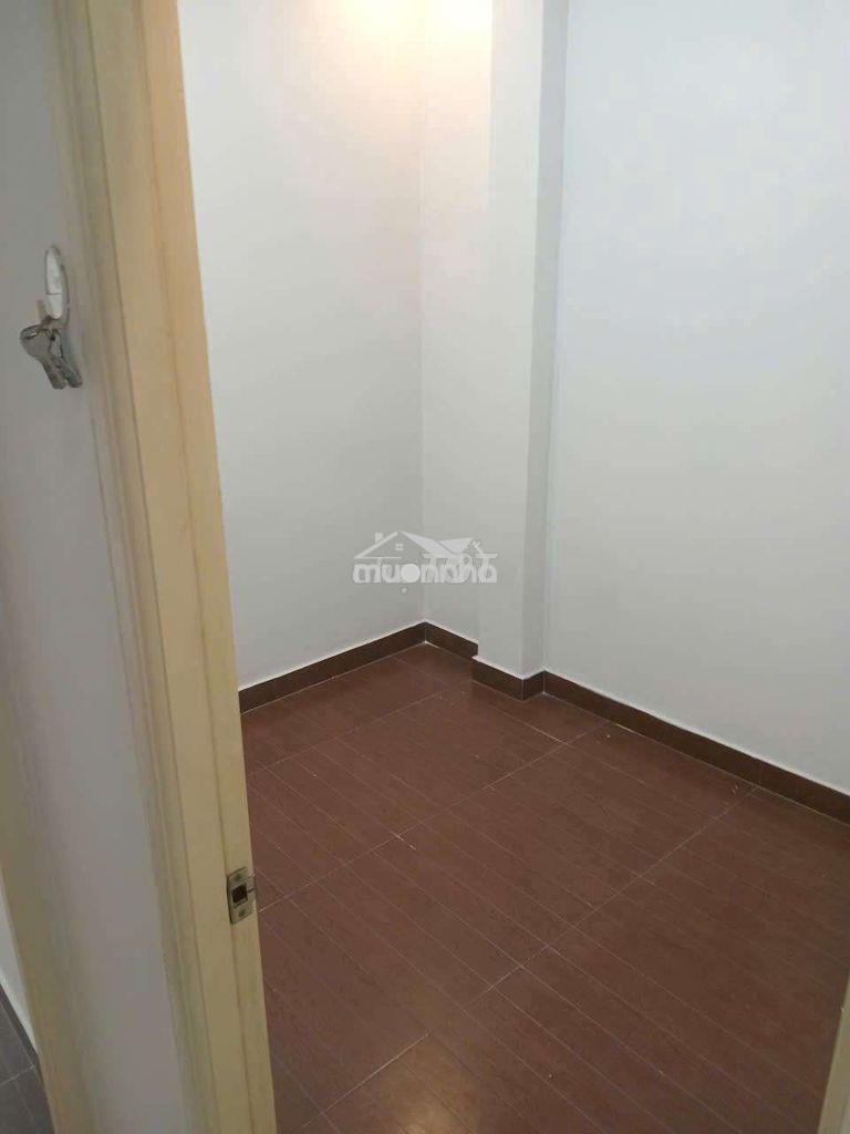 Nhà sạch sẻ vô ở liền cho thuê 6 tháng - 2
