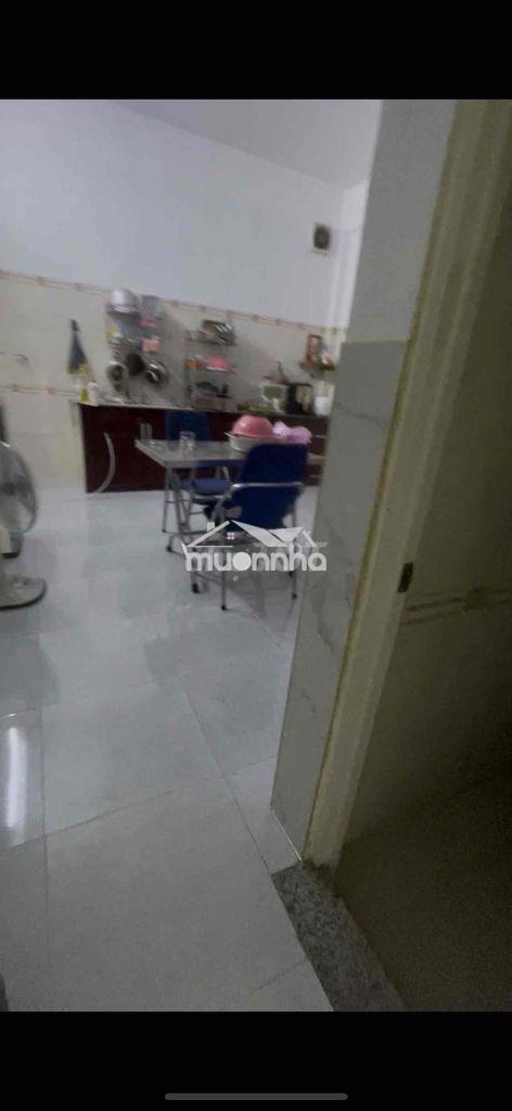 Cho thuê nhà nguyên căn 4pn hẽm thông lớn