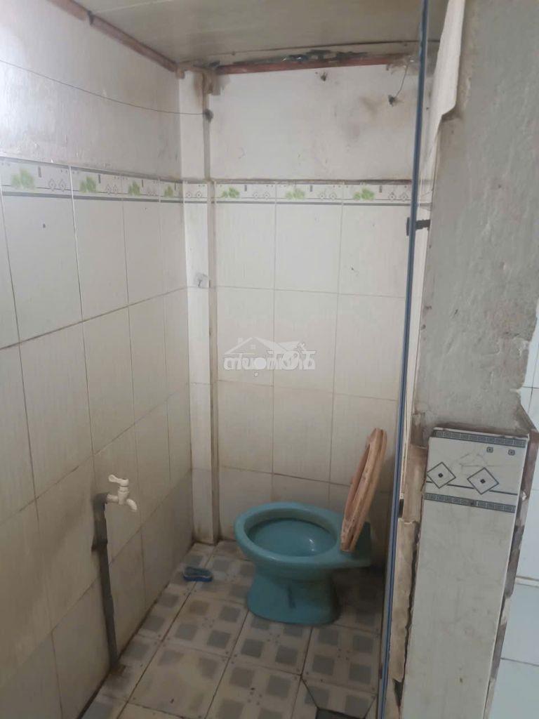 Phòng trọ sạch sẽ hẻm 585 htp - 2