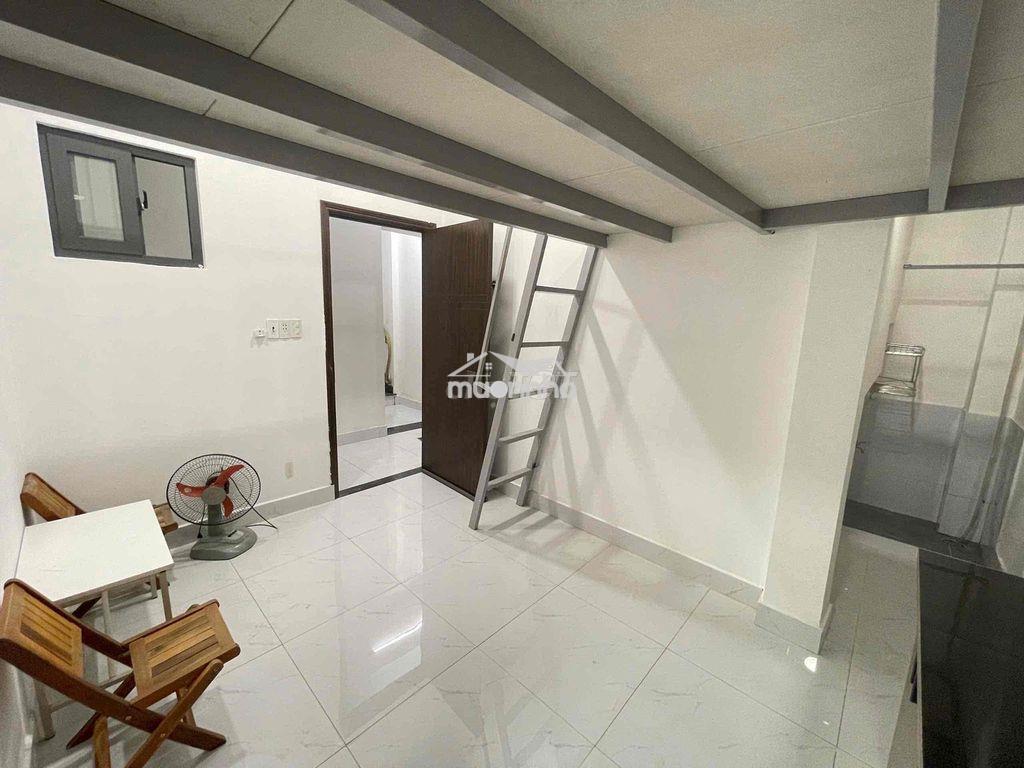 Cuối tháng 8 trống phòng studio ban công , lê bôi f7 q8 - 2