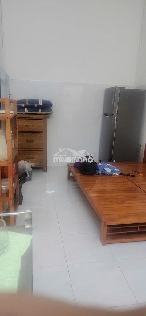Phòng ngay tt q3.sạch sẽ, an ninh.có lối đi riêng, toilet trong phòng. - 4