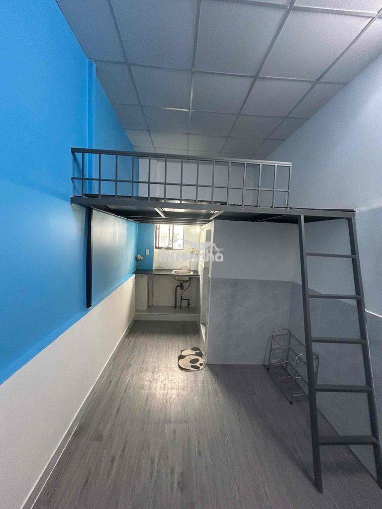 Phòng duplex cửa sổ đối diện đh văn lang cs3