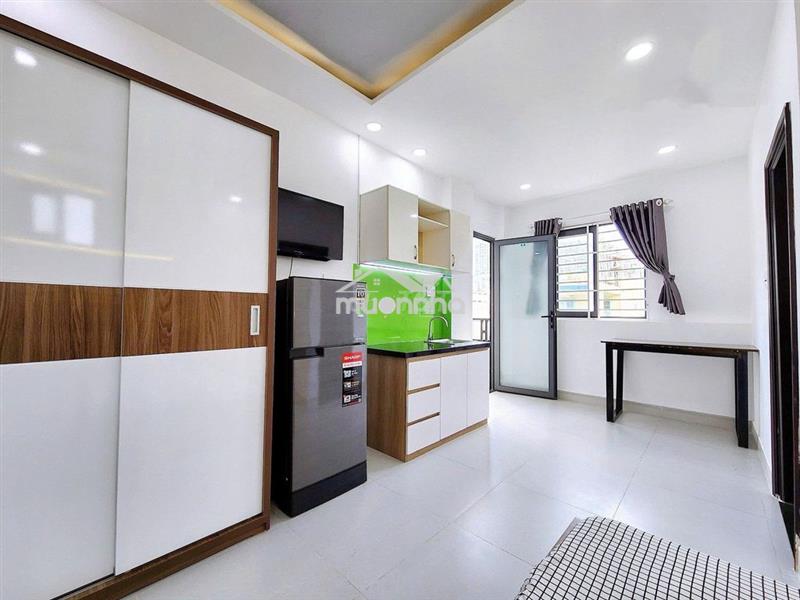 Studio ban công - thang máy, bảo vệ ngay đh bách khoa- kinh tế 5p