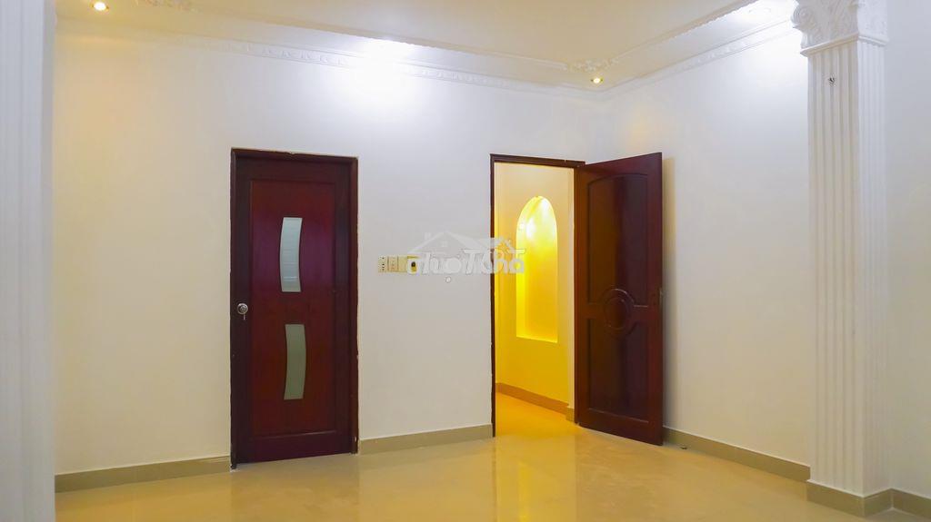 Nhà 3 tầng quận 5 – hẻm ô tô, 2 mặt thoáng trước sau, 5 phòng – 4 wc - 3