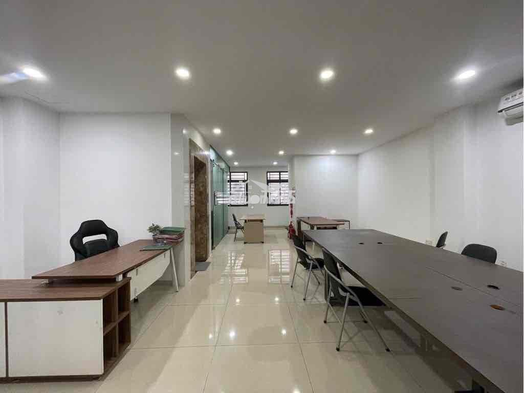 Văn phòng 85m2, sẵn nội thất, máy lạnh, hầm xe ở vạn phúc. giá 15,5 tr - 2