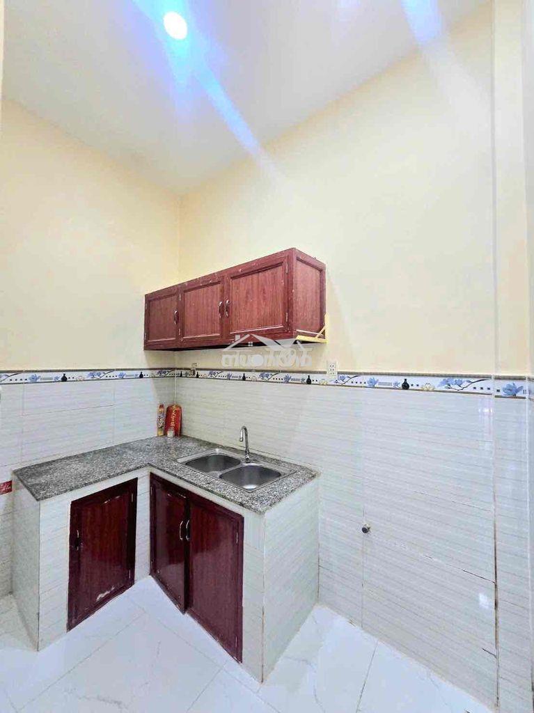 Nhà 1 lầu, trung tâm quận 7 kế quận tư, gần khu xuất tân thuận - 4