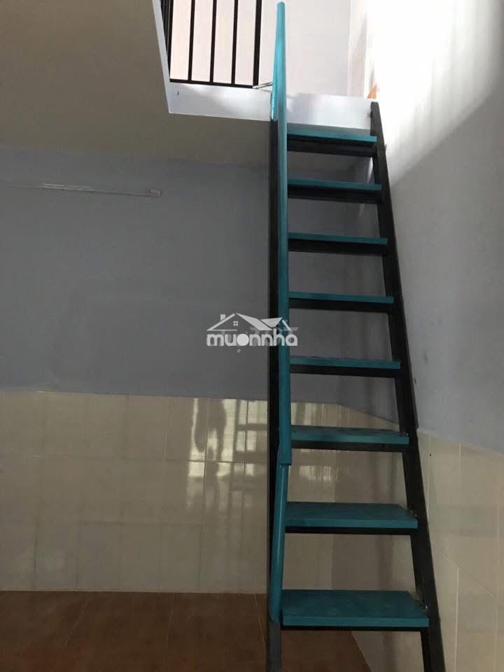 Còn 1 phỏng trống - 2