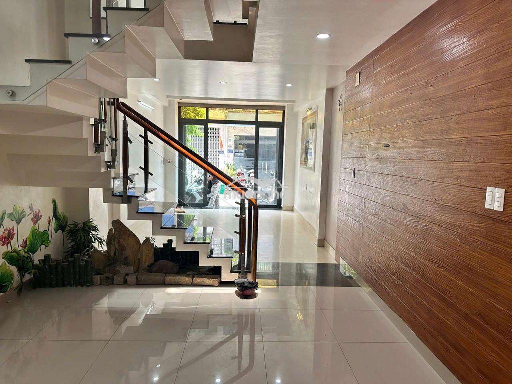 Cho thuê nhà hẻm xe hơi. 1 trệt 1 lửng 3 lầu, dt 4×15 có 4pn - 3