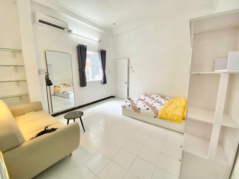 Trống sẵn căn 1pn 50m² nguyễn đình chính – phòng rộng, cửa sổ – ở liền