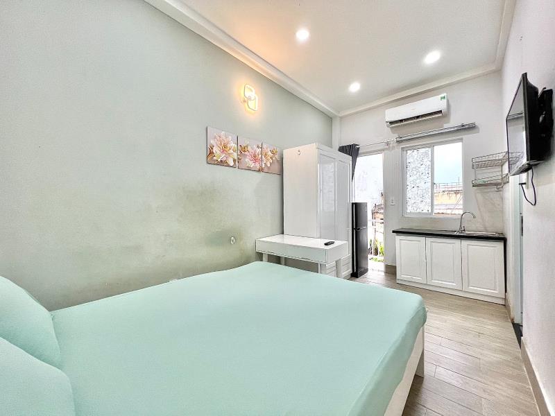 Phòng ban công thoáng gần đại học sư phạm q5