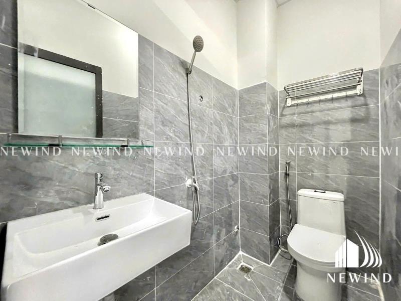 Căn hộ dịch vụ đầy đủ nội thất, 1 phòng ngủ ban công mới đẹp, gần quận 1 - Ảnh 2