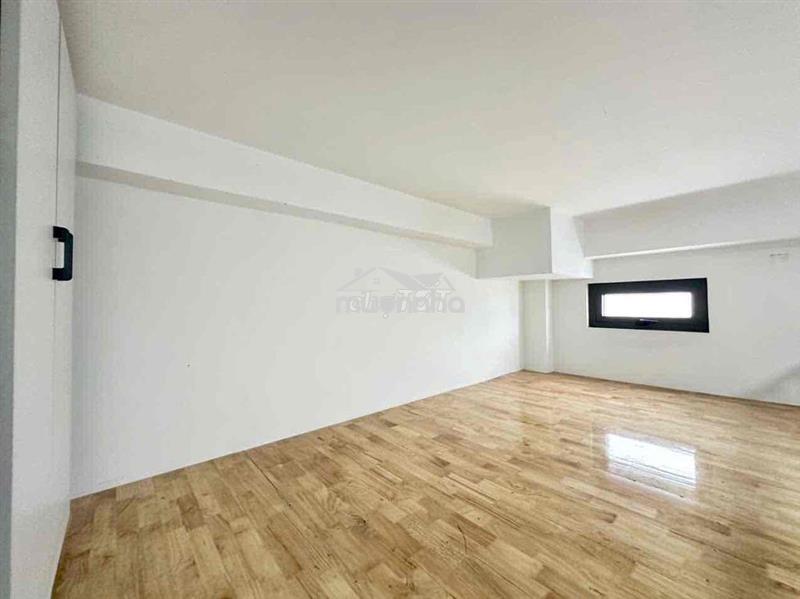 Vị trí rất gần với trường đh ntt , phòng rộng rãi nội thất đầy đủ