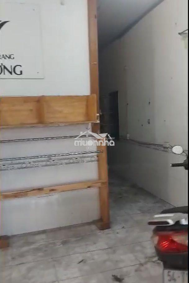 Cho thuê nhà mặt tiền - tiện kinh doanh online - ra quốc lộ 13 nhanh