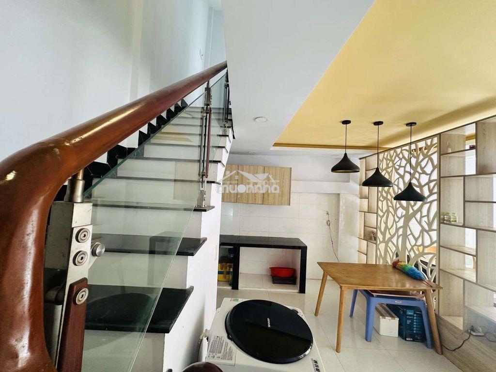 Nhà 2 tầng 36m2 nở hậu 5.1m sát vincom lê văn việt q9 chỉ 3.57 tỷ
- 4