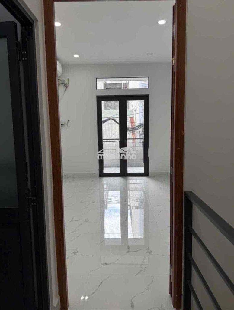 Cho thuê nhà nguyên căn. đường huỳnh văn bánh, phường 13. quận phú nhu - 4