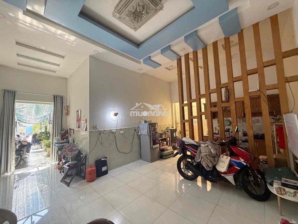 Mặt tiền ngay phan văn hớn tiền lân - dt 5m x 14m. dtcn 65m2. - 2
