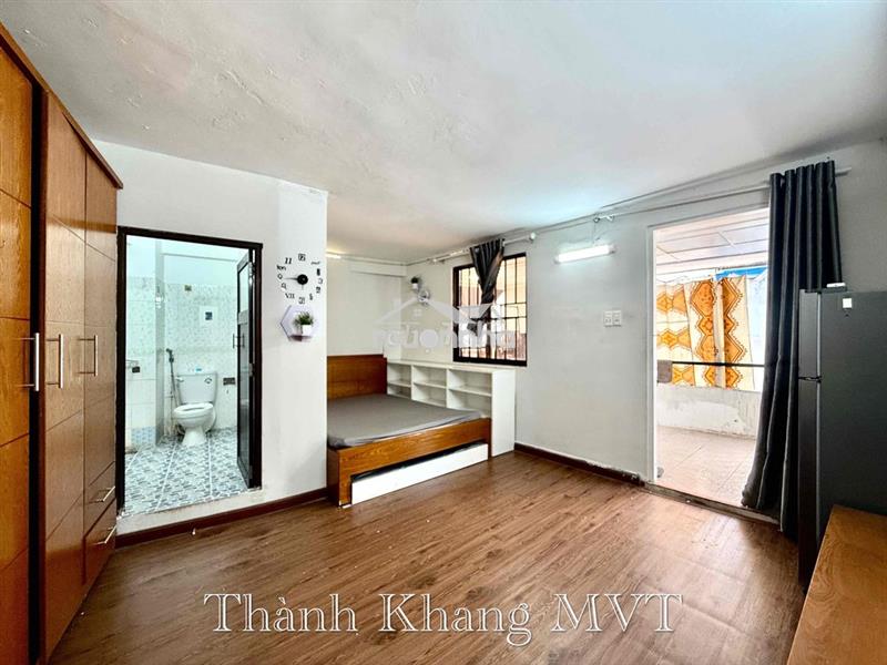 Cho thuê căn hộ ban công lớn full nt rộng 30m2 ngay đh kinh tế ueh