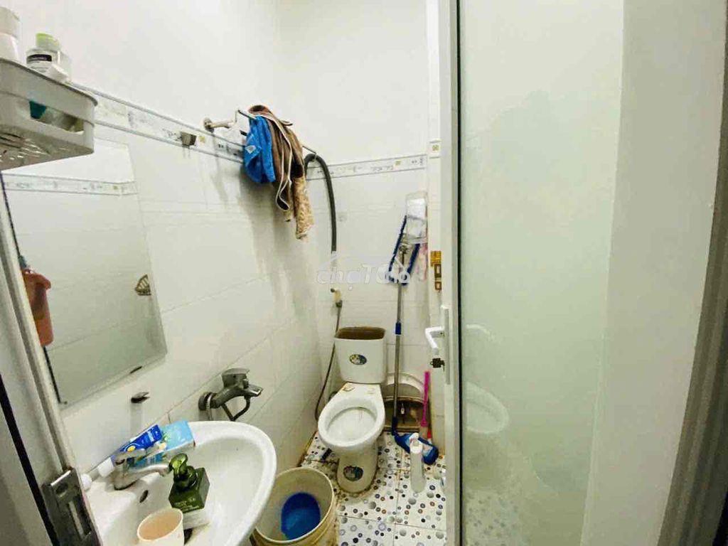 Nhà đúc 2 lầu dt thật 3,2*16 đồng sở hữu - 4