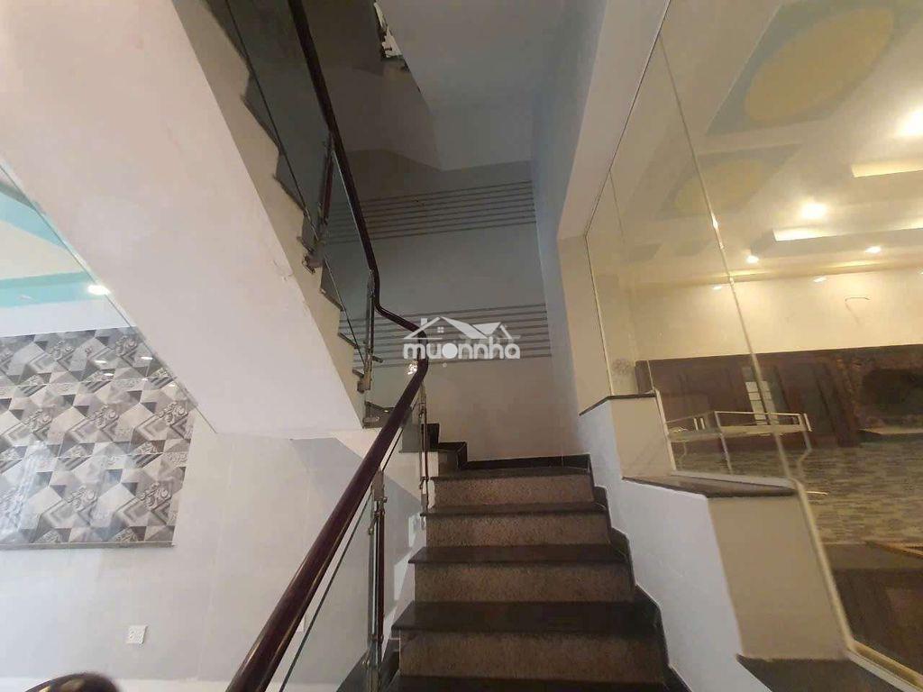 Nhà 2 lầu sân thượng 4pn 5wc hẻm xe 793 trần xuân soạn  - 3