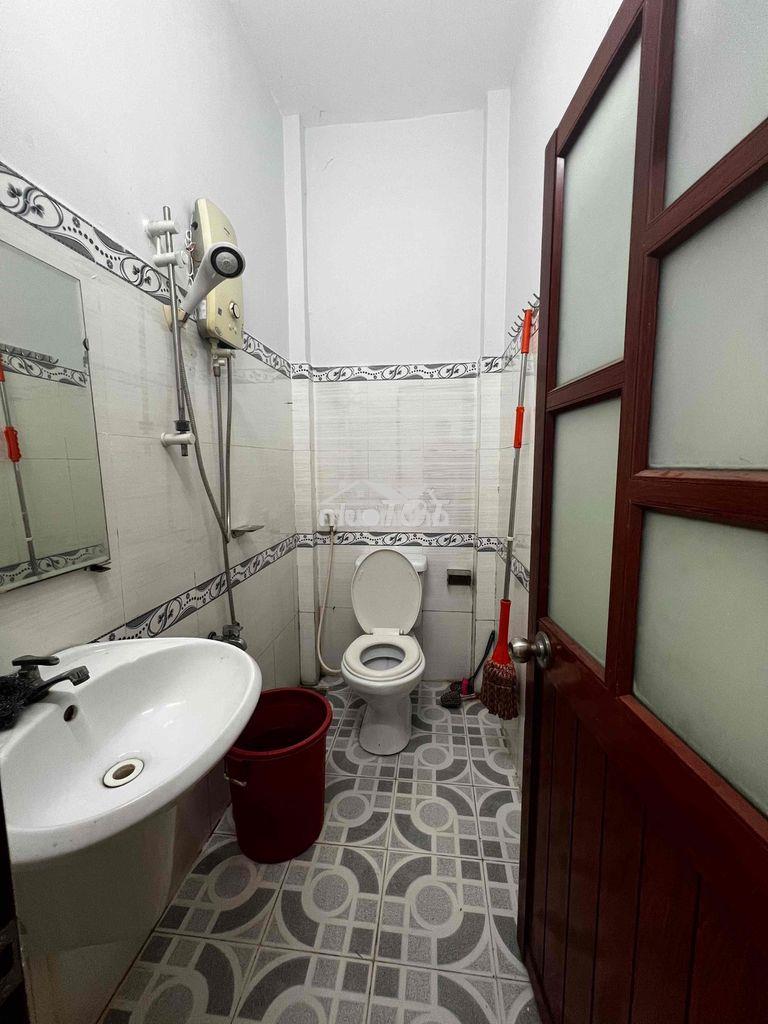 Cho thuê nhà nguyên căn lê văn thọ p11 hxh ở liền 9.5tr - 4
