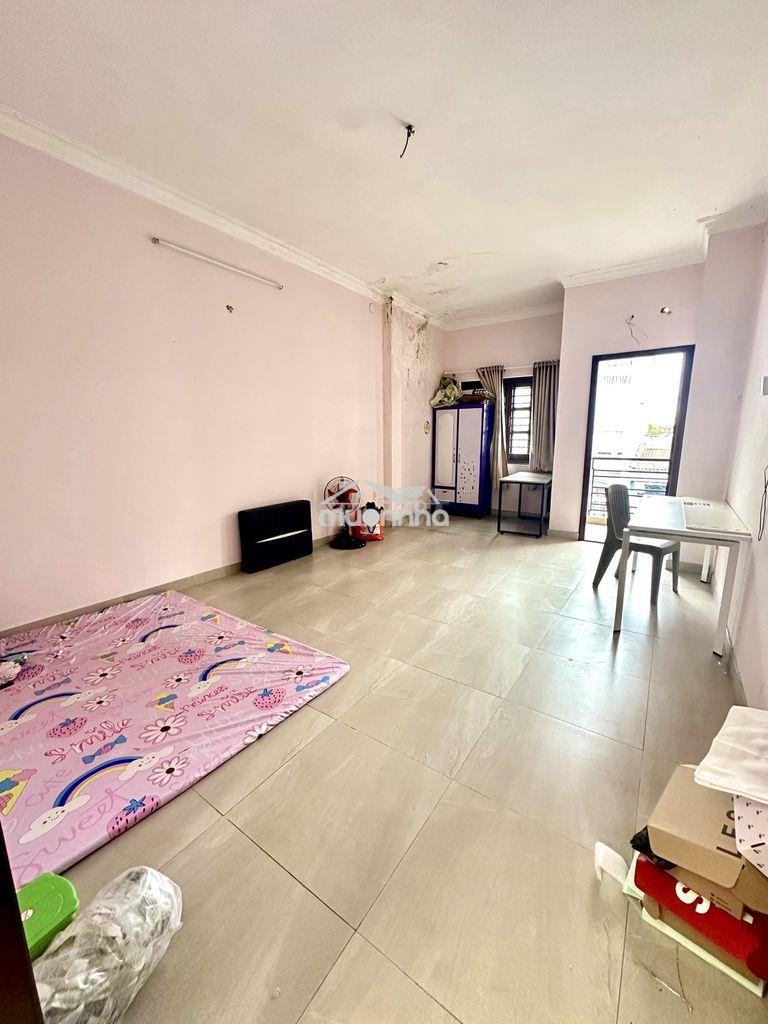 Cần cho (2-3nữ) thuê tầng 2 nhà phố dt sử dụng 50m2 - 3
