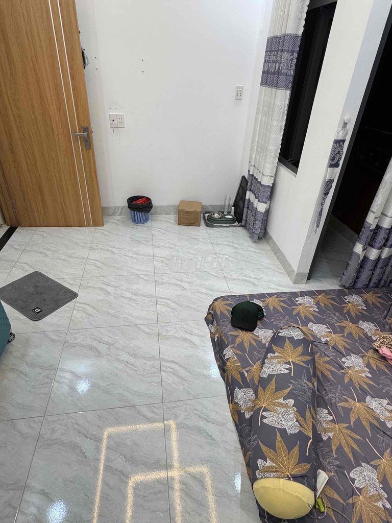 Cho thuê nguyên tầng 3 - 2pn - 2 máy lạnh - 2 nệm - 1wc