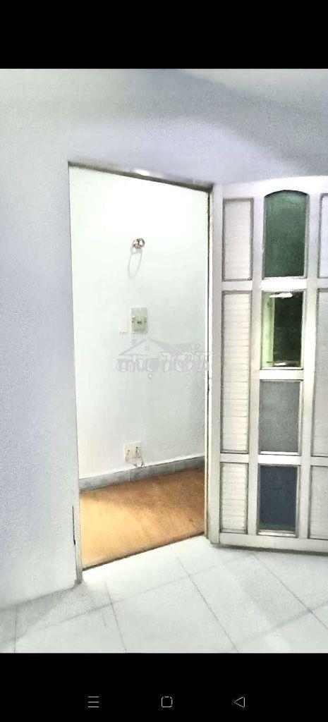 Cho thuê 3.8x12 đúc 2 lầu gần lạc long quân p11 tân bình  - 3