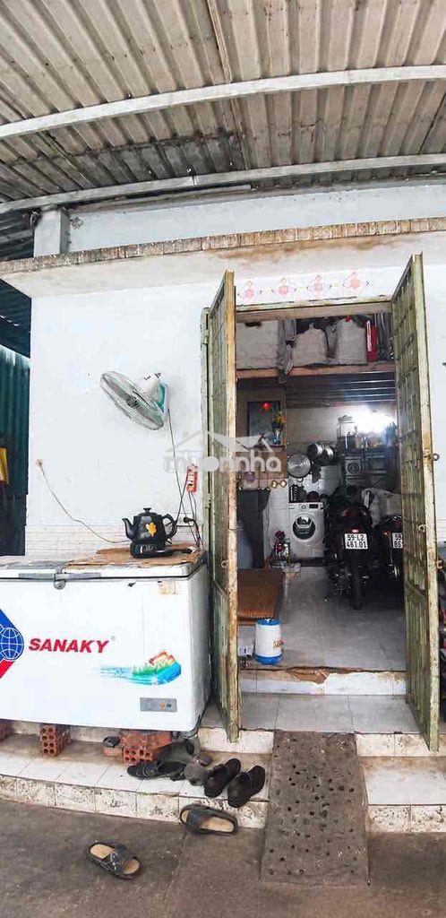 Bán dãy nhà trọ 7 phòng hà huy giáp q12