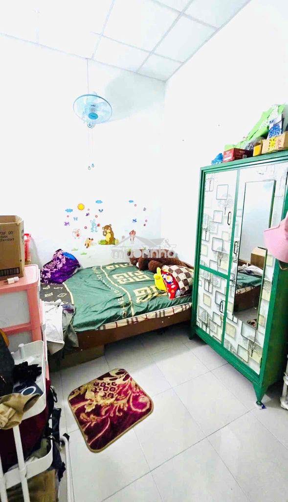 Ngang bề thế gần 6 mét dài gần 10 -nếu muốn có thể xây chia làm 2 căn - 4