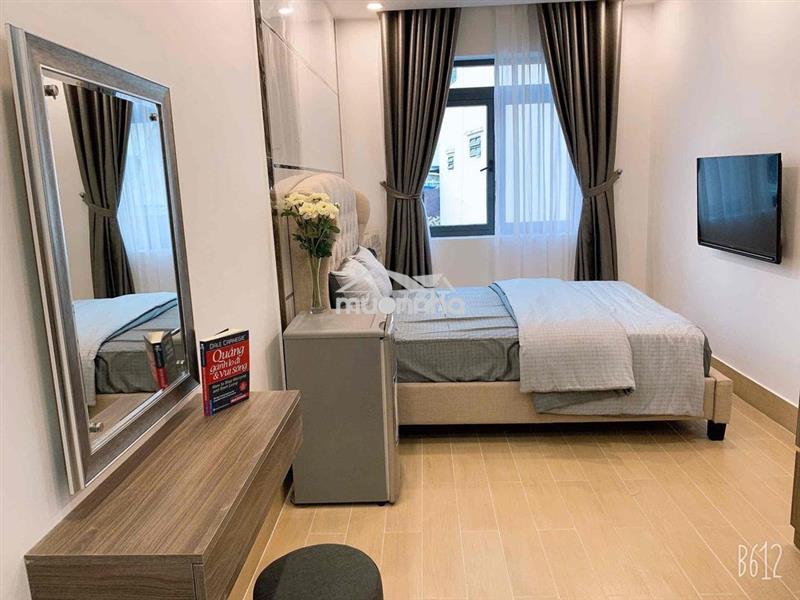 Cho thuê phòng cửa sổ trời thang máy gần đh ueh sư phạm sài gòn