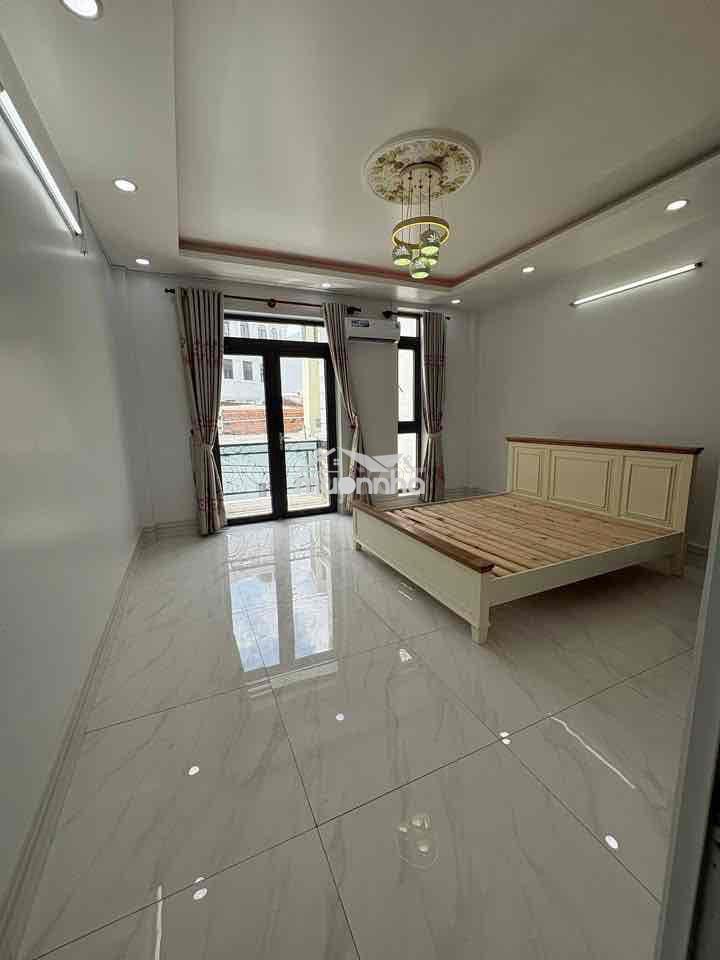 Cho thuê căn hộ tầng 1, 50m2. 2pn tách biệt, phòng bếp lớn. - Ảnh 2