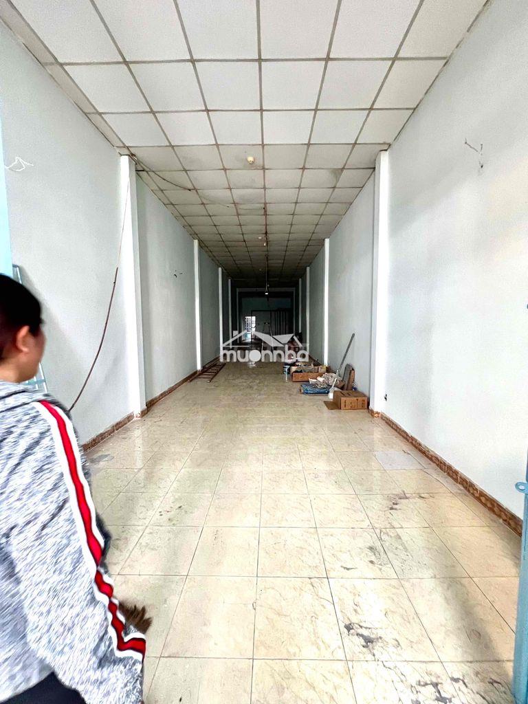 Cho thuê nhà đường xe tải 4x28m gác lửng dài 11m trệt trống suốt 14tr - 2