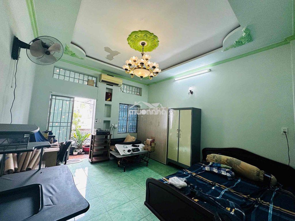 Hiếm p11 - sát trường nguyễn du - 4.2x16m - trệt lầu - 3pn - 4.99 tỷ - 3