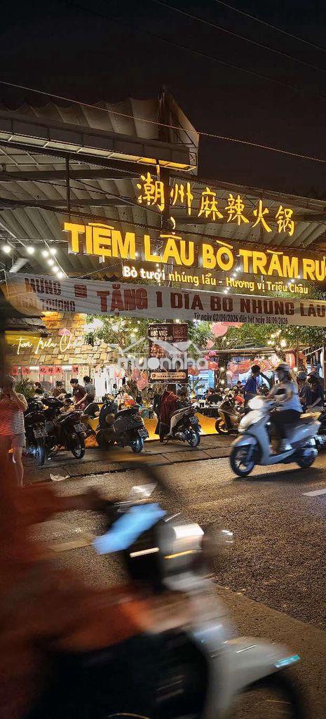 Nhà cần bán gấp .khu vực sầm uất - Ảnh 2