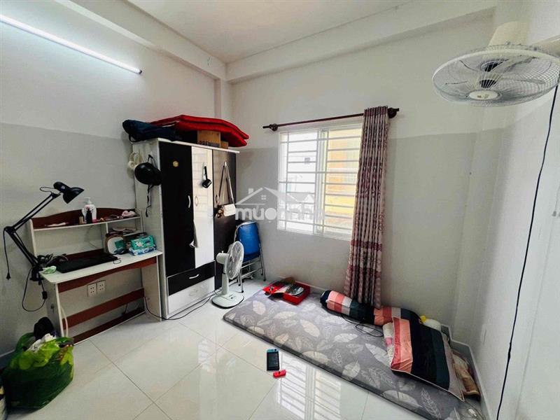 Phòng cửa sổ trời thoáng mát bách hoa xanh nguyễn văn thương