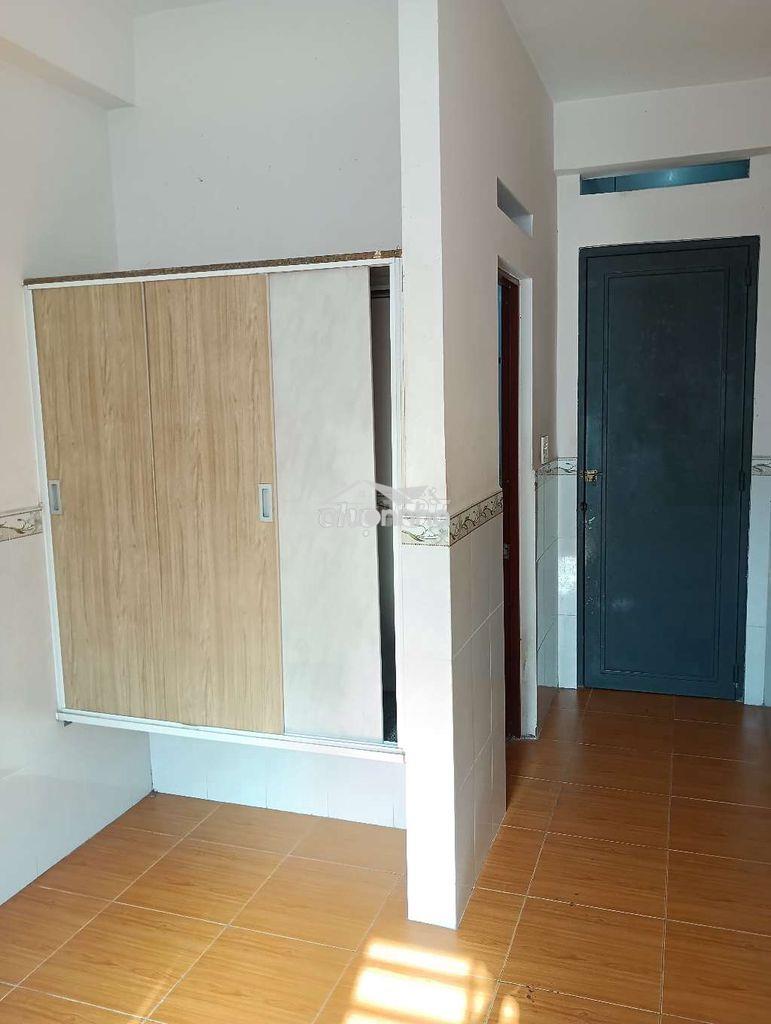 Phòng cửa sổ trời, ánh sáng cả ngày, cạnh đh công thương huit 3 phút - Ảnh 2