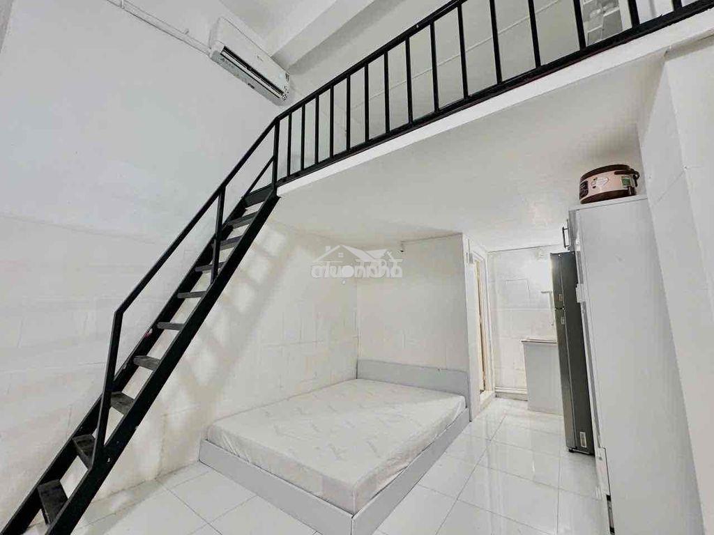 Cho thuê phòng gác cao 2m ngay trệt chu văn an - Ảnh 4