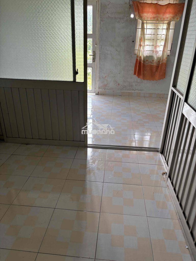 Nhà cho thuê nguyên căn giá 2tr5 ở gần ngã tư nguyễn bình - 2