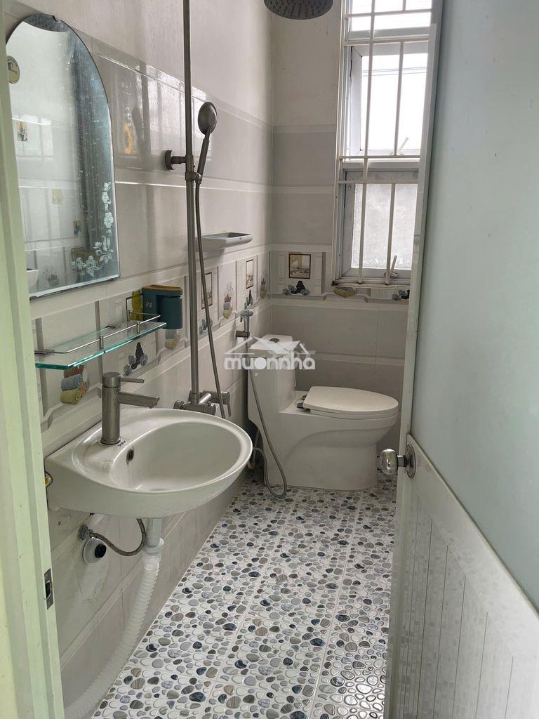 Cho thuê nhà nguyên căn mt trần hưng đạo, 4.5 x 10m, t+2l - Ảnh 2