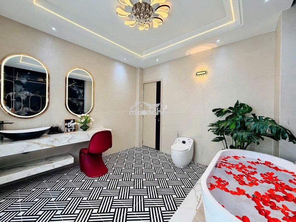 Nhà đẹp view công viên đặng thùy trâm. dt 5x13m. trệt 2 lầu st - 4