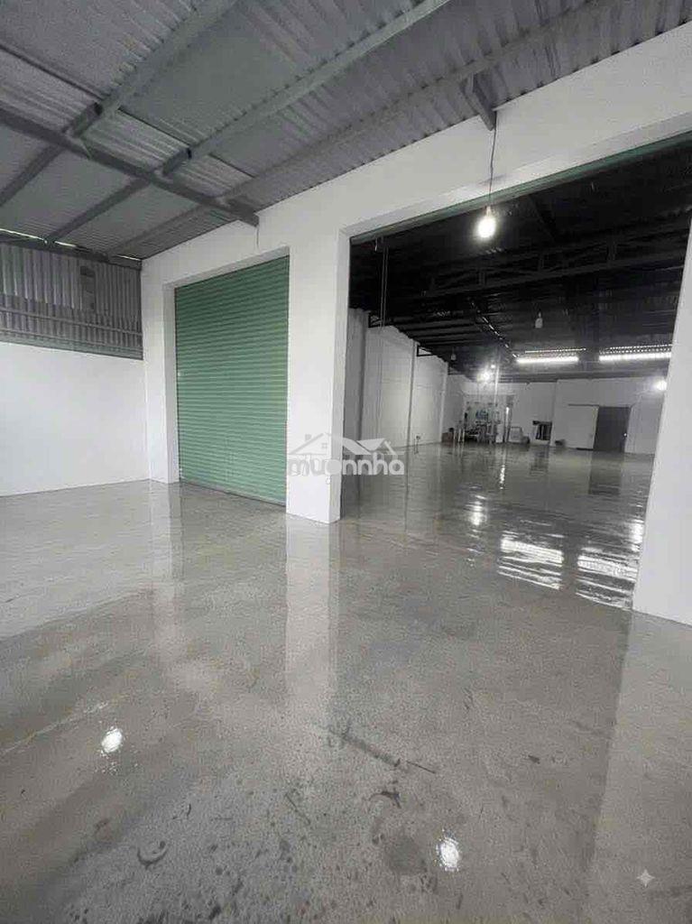 Cho thuê kho 360m2 18tr - có văn phòng - điện 3pha - đường lớn