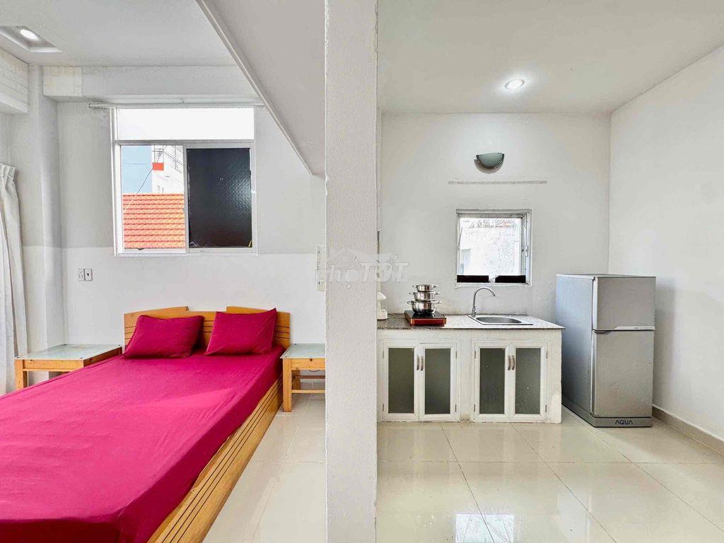 Căn hộ tách bếp full nội thất , thang máy giao trần quang diệu quận 3 - 3