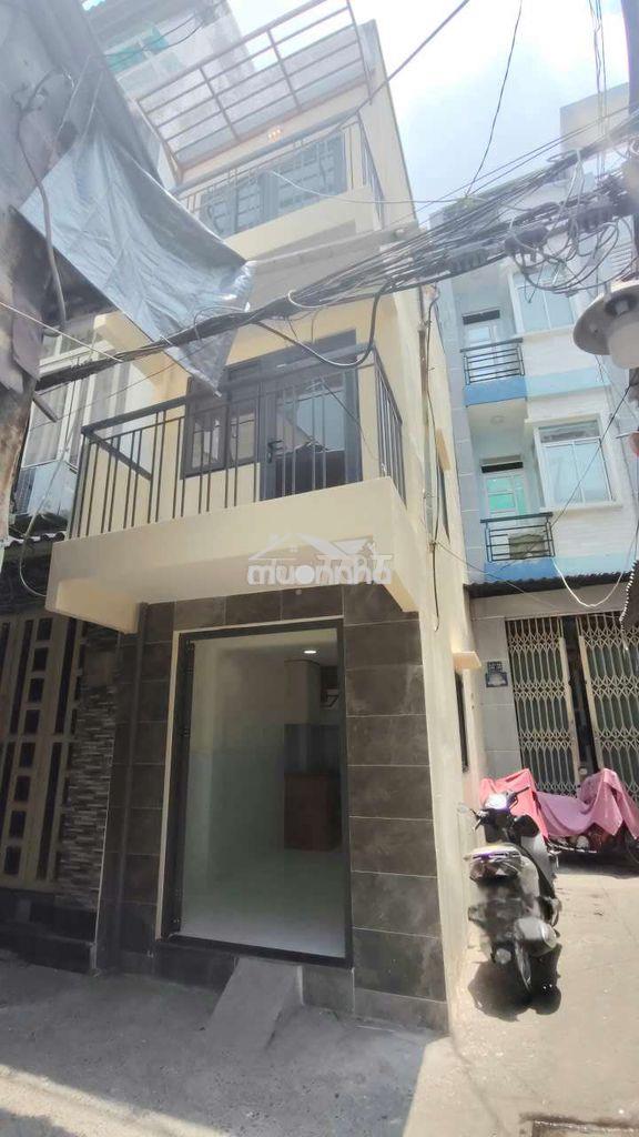 Nhà đẹp 2 lầu gần cầu chữ y