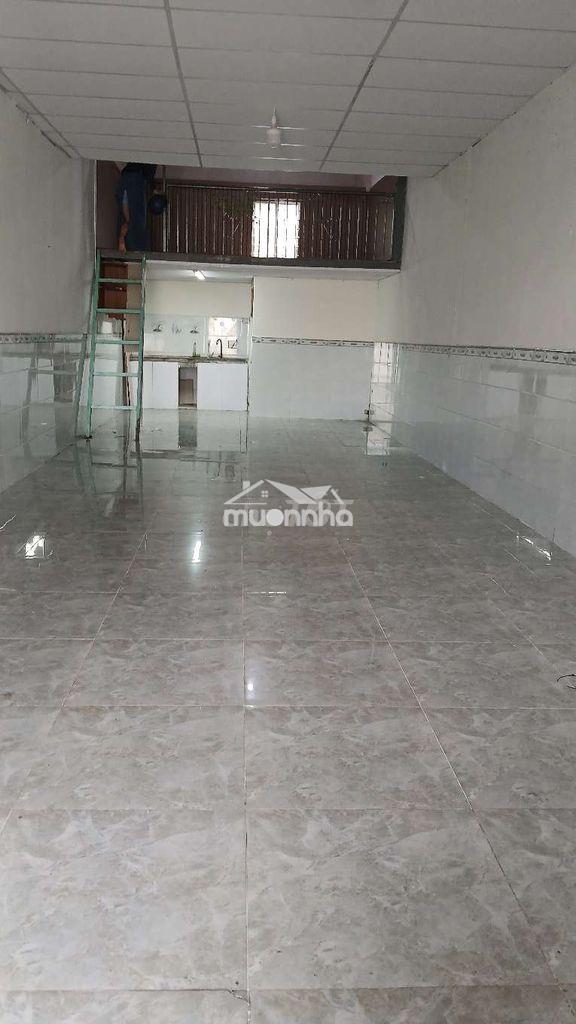 Nhà 4m×16m🌲dưới trống suốt trên.lửng.gần chợ đầu mối