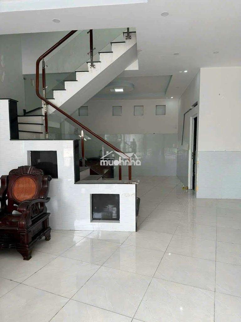 Nhà lầu mặt tiền đường hoàng hoa thám - 2