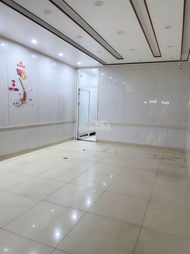 Cho thuê nhà mặt tiền có thang máy - Ảnh 3
