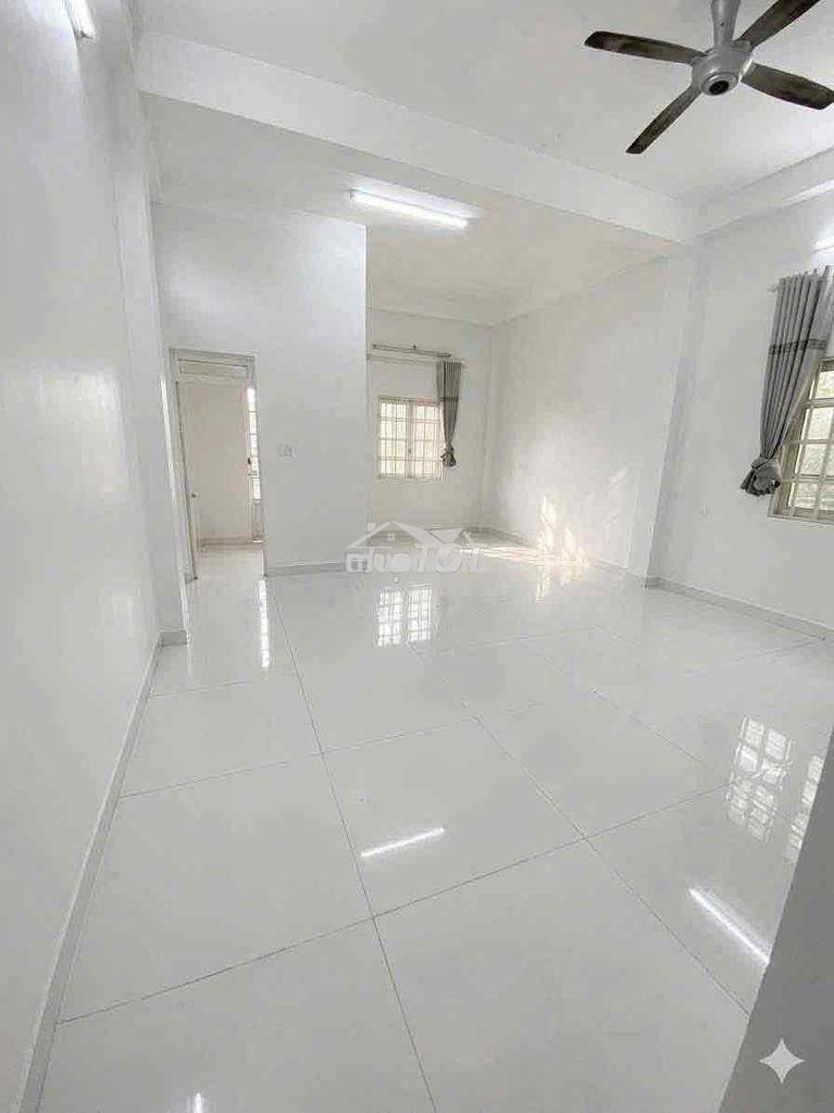 Nhà phú hoà gần trường chỉ 6tr/th - 2