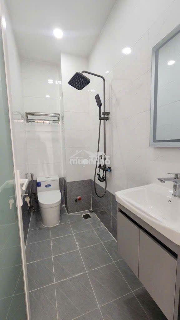 Cho thuê nguyên căn 5x10 3 tầng 4 phòng 14 triệu