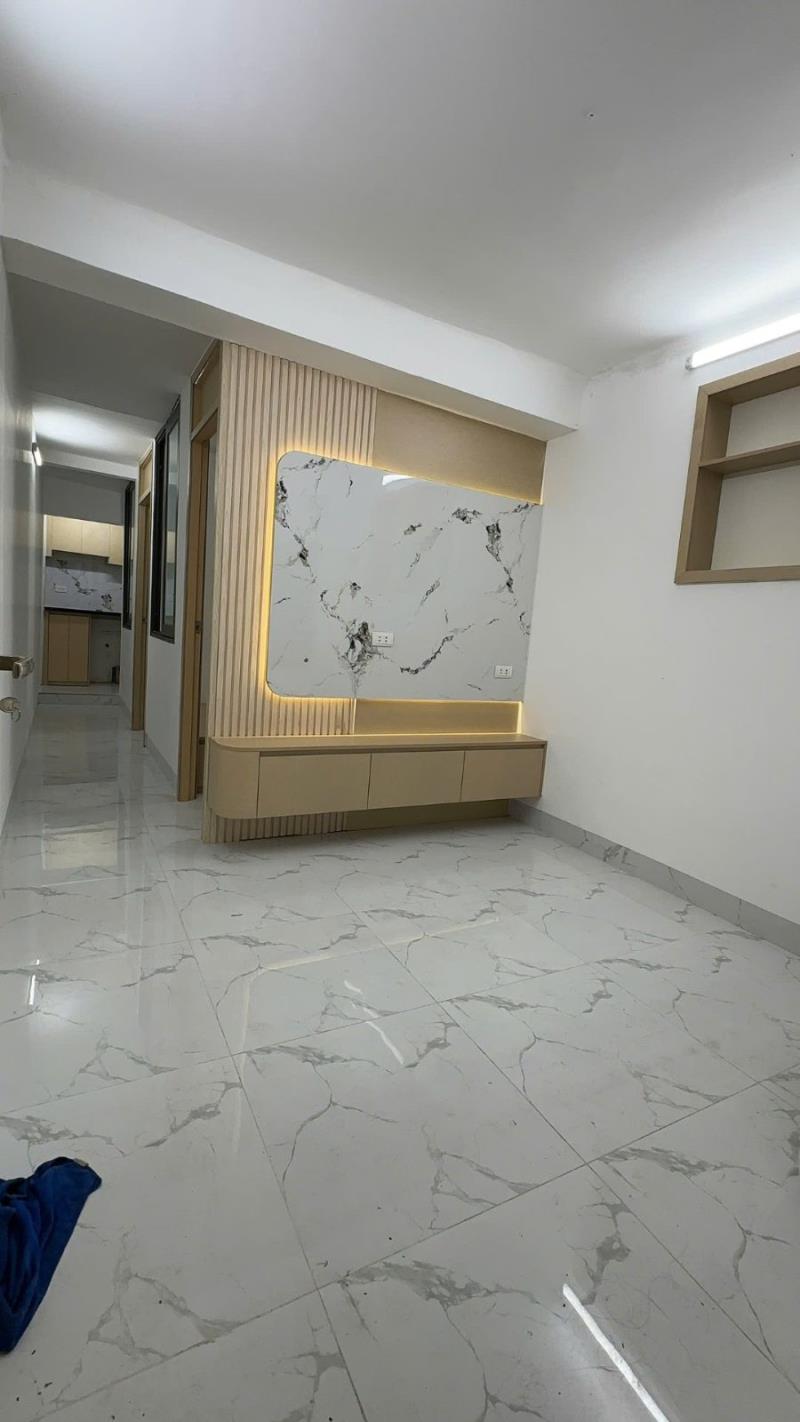 Cho thuê căn hộ tập thể 40m2 - 2 ngủ - phố bùi ngọc dương giá 7tr5 - Ảnh 3